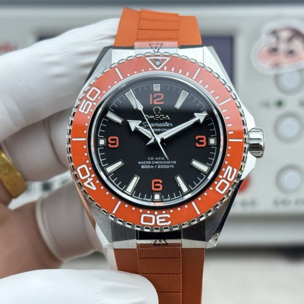 VS Factory Omega Seamaster Planet Ocean 600M 43.5mm Black Dial Orange Ceramic Bezel Orange Rubber Strap (215.32.44.21.01.001) 1:1 Super Clone - DD8900 Movement