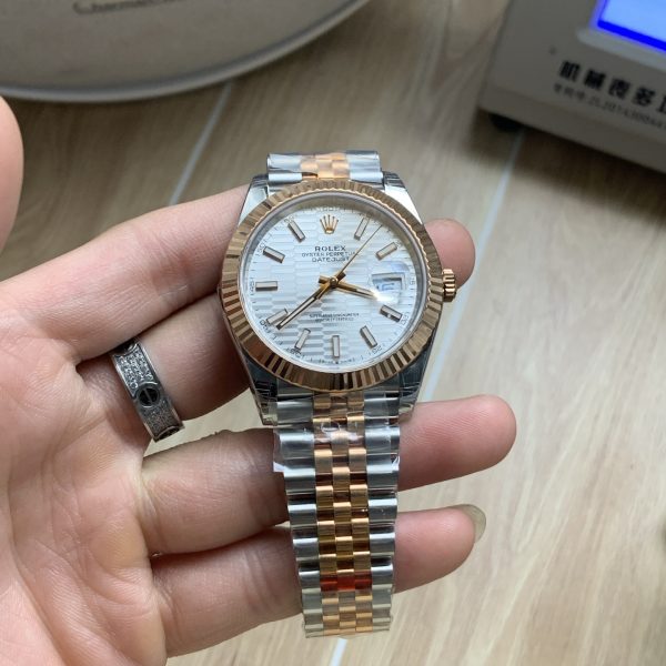 VS Factory Rolex Datejust 41mm Two-Tone Rose Gold Silver Fluted Motif Dial Jubilee Bracelet (126331) 1:1 Super Clone - DD3235 Movement